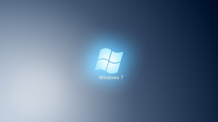 Windows 7 logo with blue glow