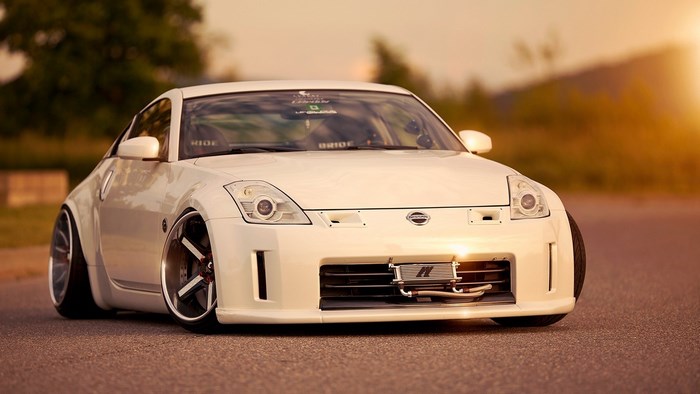 White Nissan 350Z modified sports car
