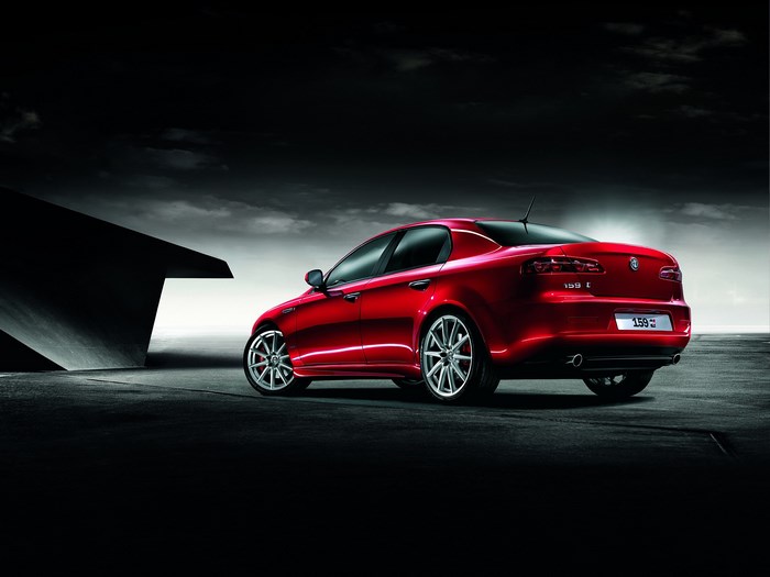 Red Alfa Romeo 159 Sedan