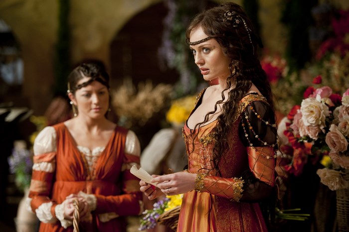 Two women in Renaissance-style dresses in Da Vinci's Demons