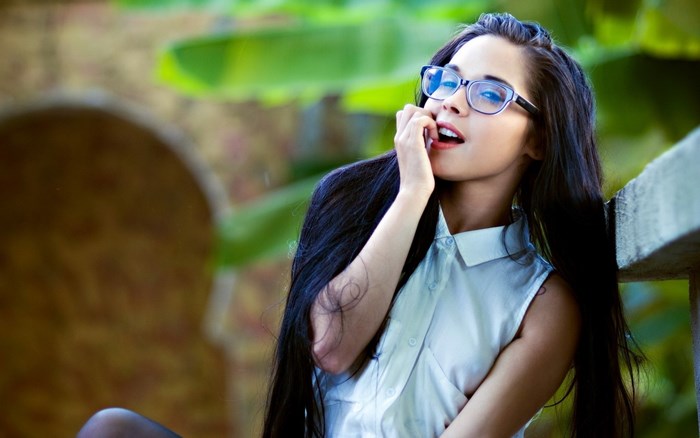 Rachel Dashae with Glasses