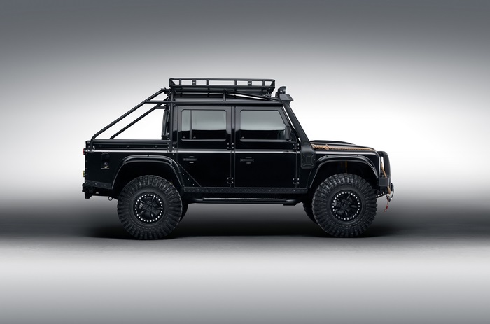 Black Land Rover Defender 110 4x4