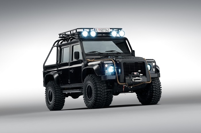Black Land Rover Defender 110 4K