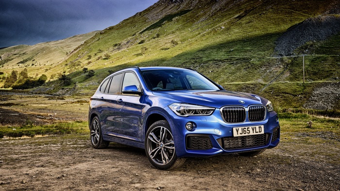 Blue BMW X1 4K