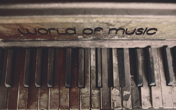 World of Music piano