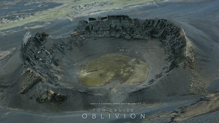 Oblivion movie poster with Tom Cruise