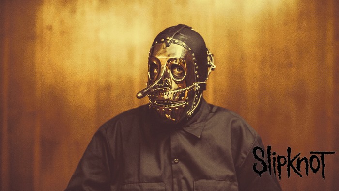 Slipknot member Chris Fehn wearing a mask