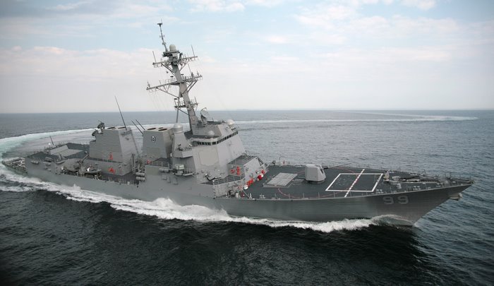 Arleigh Burke-class destroyer USS Farragut underway