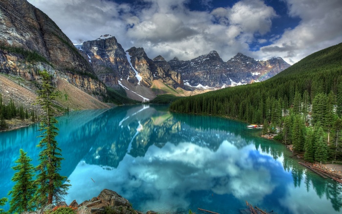 Moraine Lake and Valley of the Ten Peaks, Banff National Park