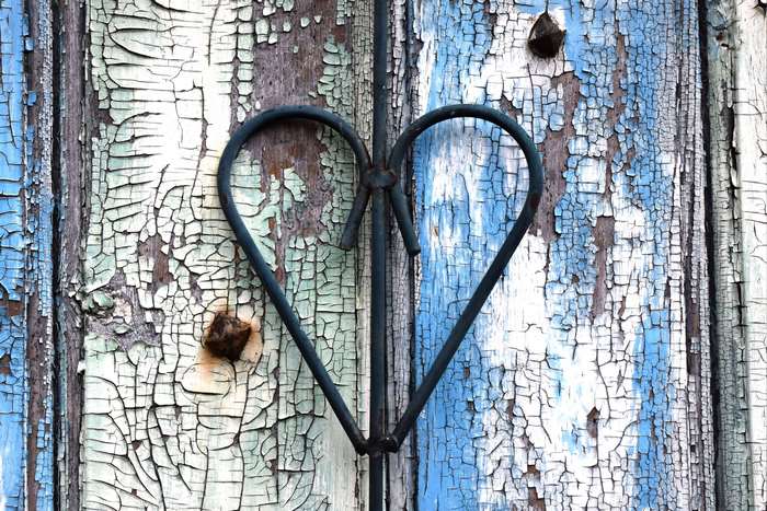 Rustic Heart Shape on Weathered Painted Wood 4K