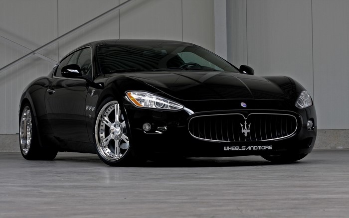 Black Maserati GranTurismo