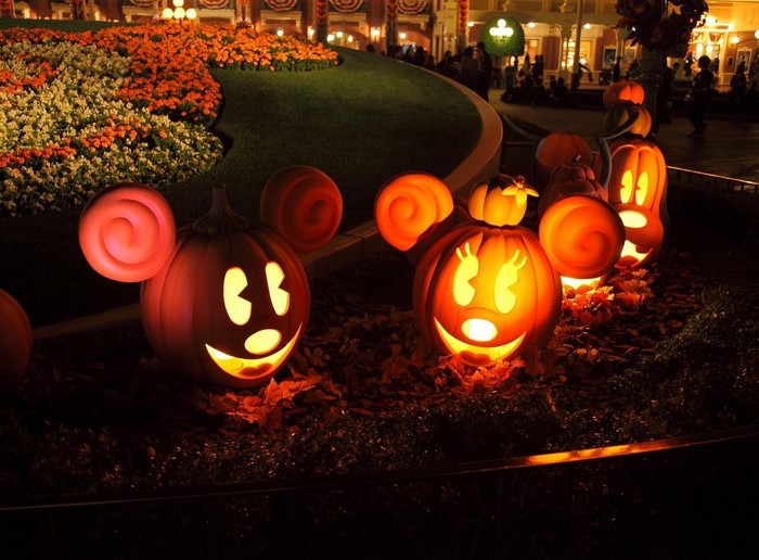 Mickey and Minnie Mouse Halloween Pumpkins