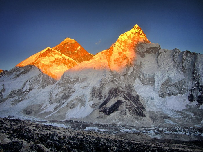 Mount Everest at sunset 4K
