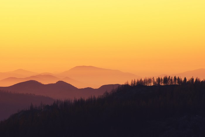 Mountain range at sunset in Kings Canyon National Park