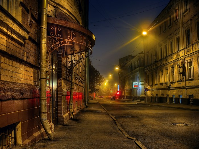 Street scene in Moscow at night