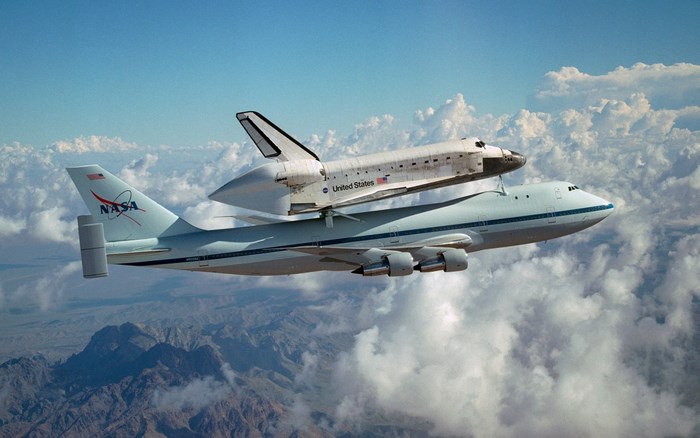Space Shuttle Discovery on NASA Boeing 747