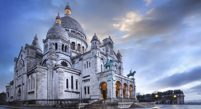 Sacré-Cœur Basilica in Paris at Dusk
