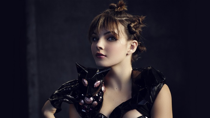 Camren Bicondova in costume 4K