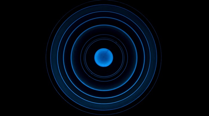Blue concentric circles and sphere 4K