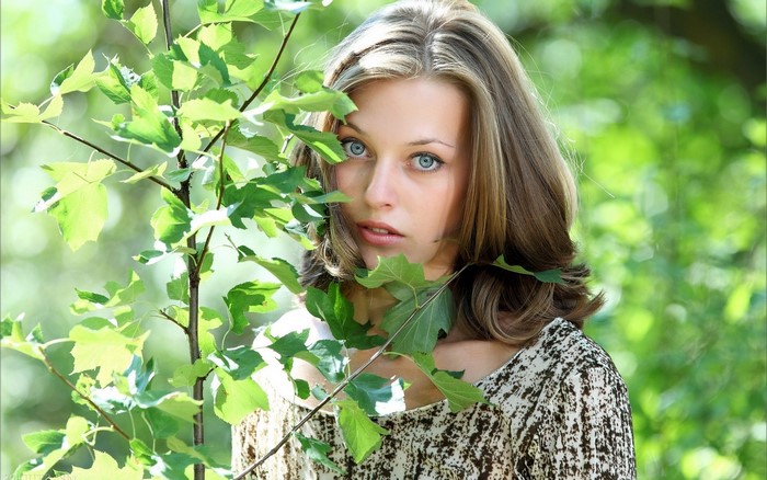 Tamara from MPL Studios portrait with nature