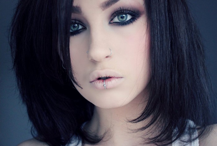 Niky von Macabre close-up portrait