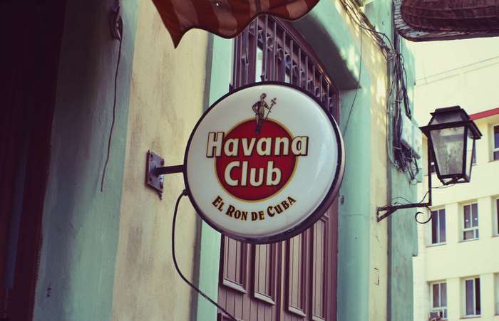 Havana Club El Ron de Cuba sign