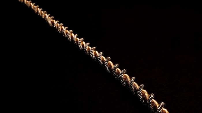 Gold and silver chain necklace 4K