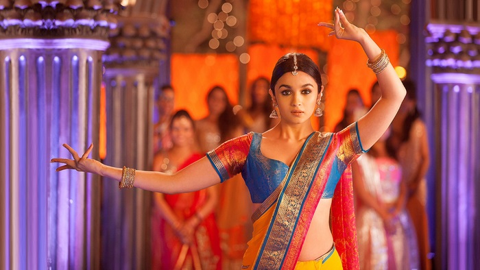 Alia Bhatt dancing in a sari