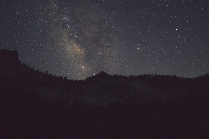 Milky Way over Kings Canyon mountains at night