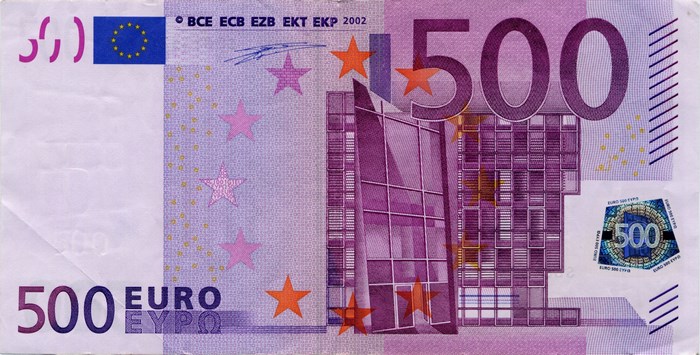 500 Euro banknote with European Union flag