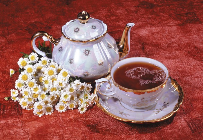 Tea set with flowers