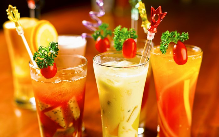 Cocktails with fruit and garnish