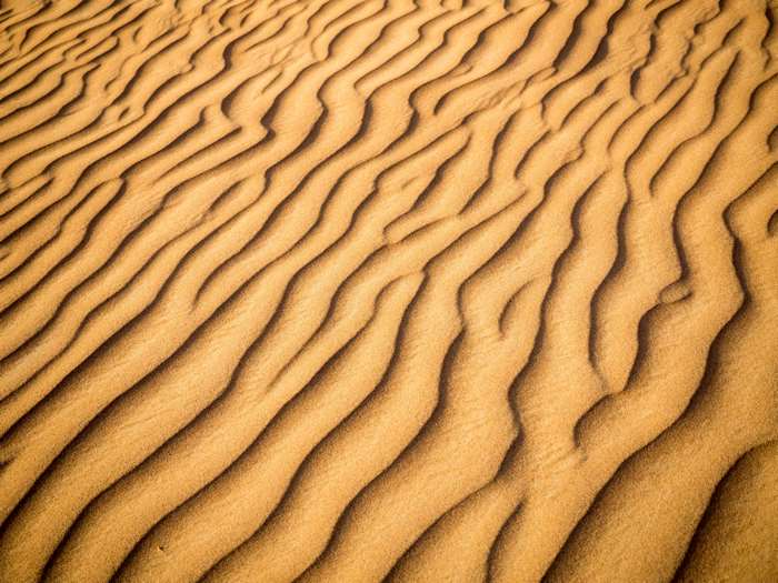 Desert sand dunes pattern 4K
