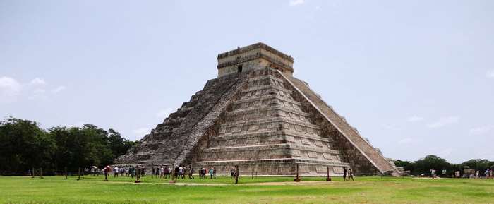 El Castillo pyramid at Chichen Itza, Yucatan, Mexico 4K