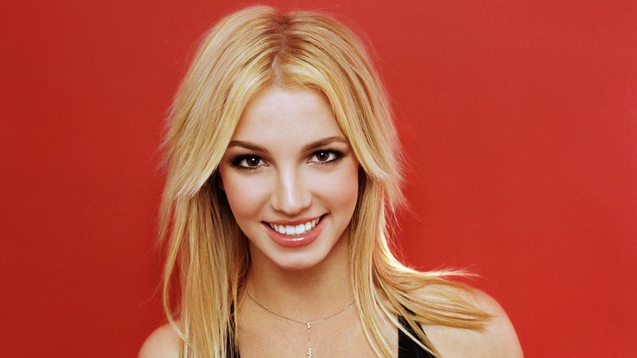 Britney Spears Smiling Blonde Woman 4K