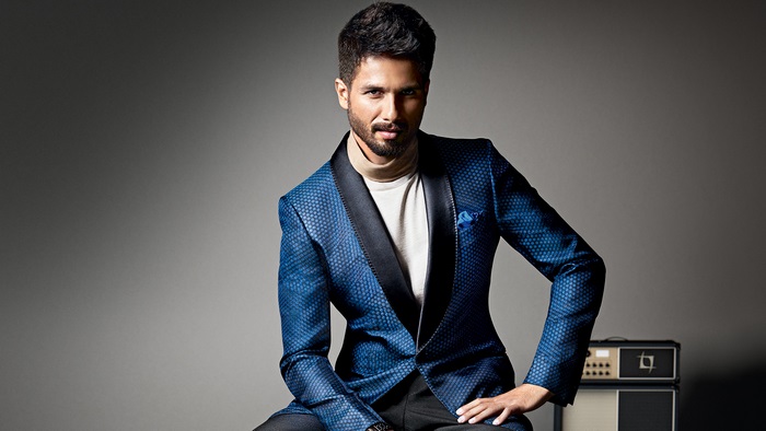 Shahid Kapoor in a blue patterned suit