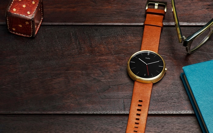 Motorola smartwatch on a wooden table