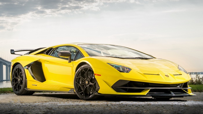 Yellow Lamborghini Aventador SVJ