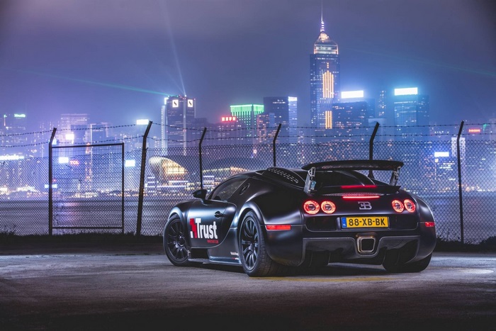 Bugatti Veyron in Hong Kong at Night