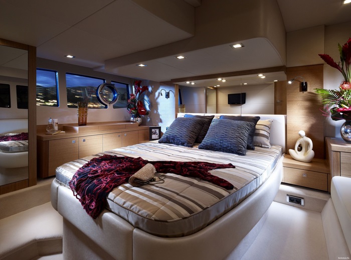 Sunseeker Portofino 48 Yacht Bedroom