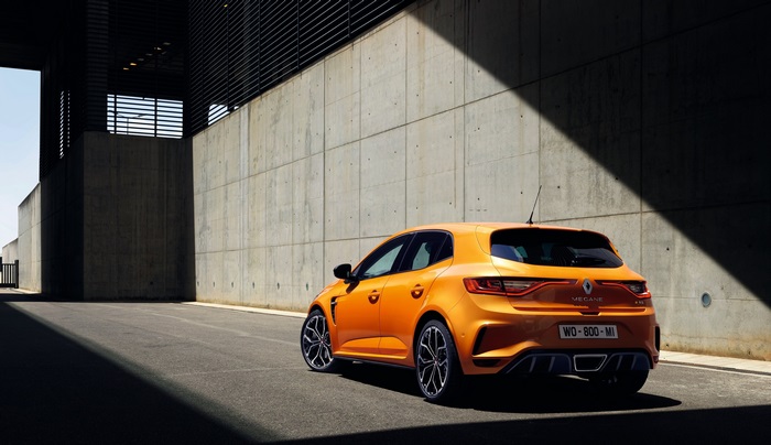 Orange Renault Megane RS 4K