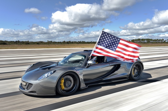 Hennessey Venom GT with American Flag