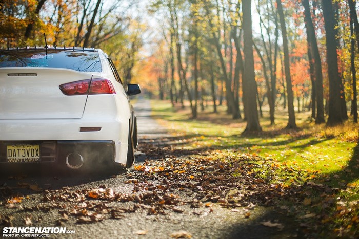 White Mitsubishi Lancer Evo X Avant Garde