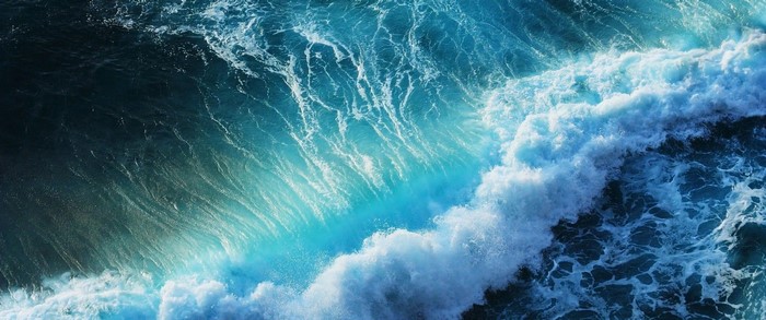 Ultrawide Nature Landscape Photography of Vibrant Ocean Waves