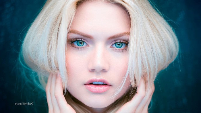 Martina Dimitrova blonde model closeup blue eyes