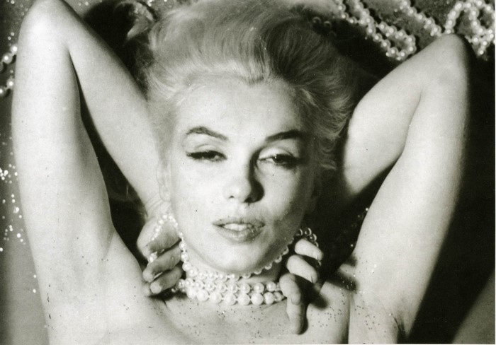 Marilyn Monroe with pearls and glitter