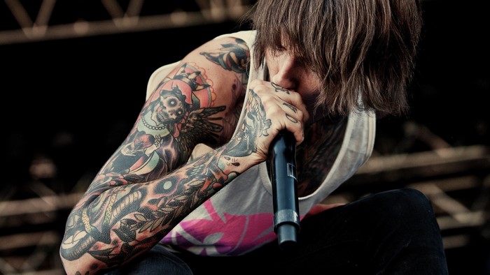 Oliver Sykes from Bring Me The Horizon performing