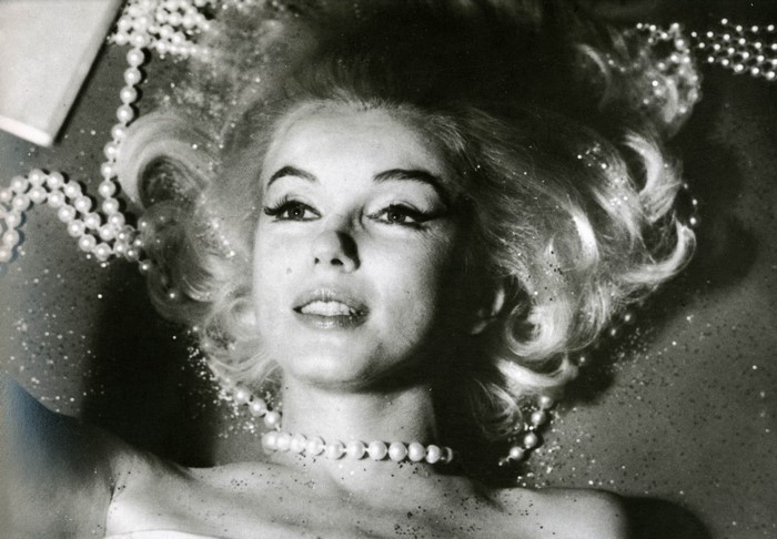Marilyn Monroe with pearls and glitter