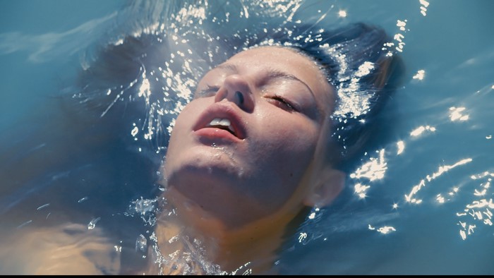 Adele Exarchopoulos in water