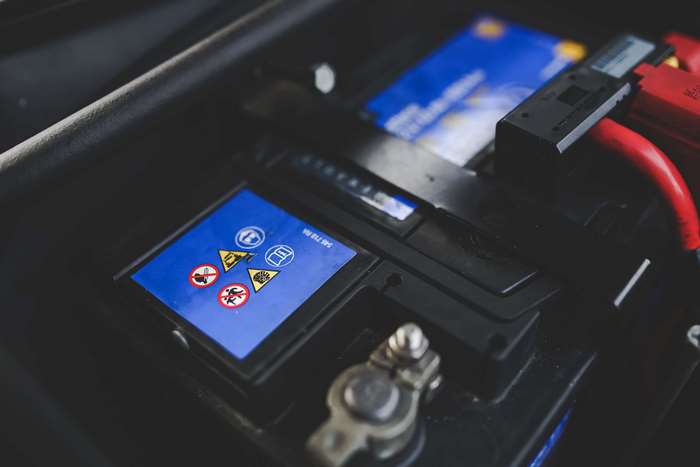 Car Battery Warning Signs 4K